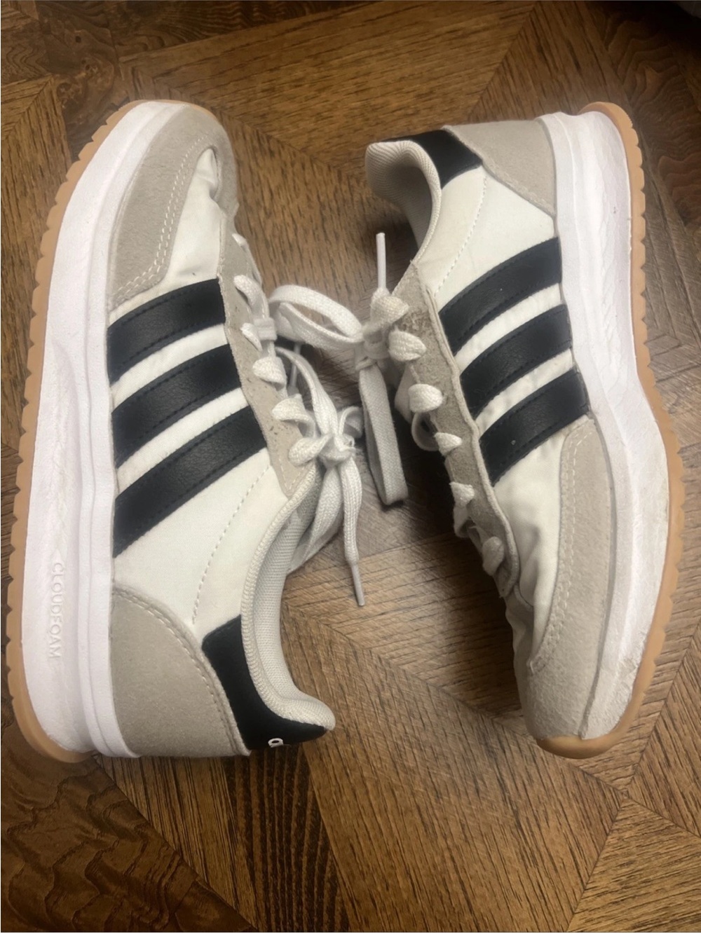 White Adidas Run 70S 2.0 - Women’s Size 5 US - Great Condition - Barely Worn